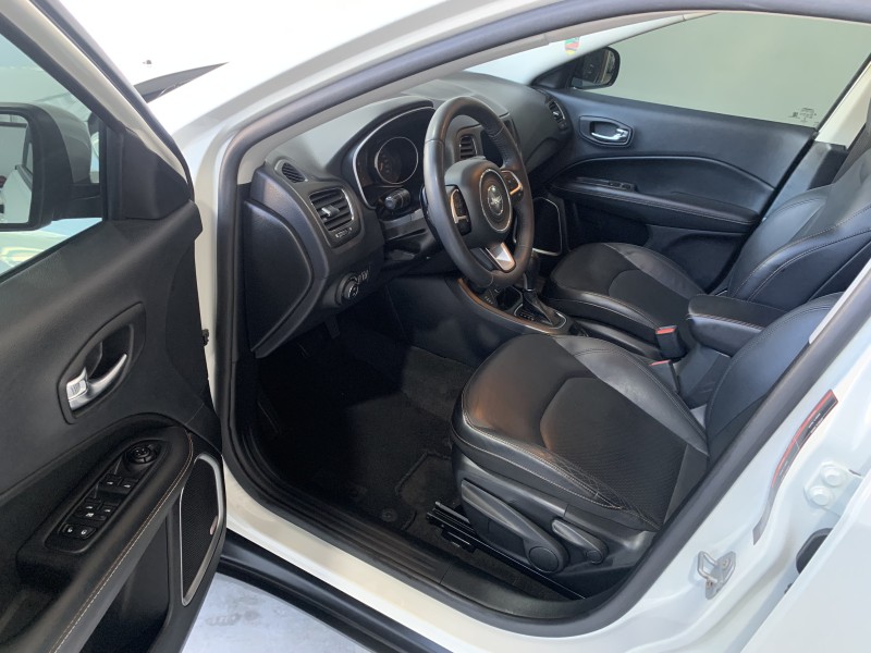 COMPASS 2.0 16V DIESEL LONGITUDE 4X4 AUTOMÁTICO - 2018 - CAXIAS DO SUL