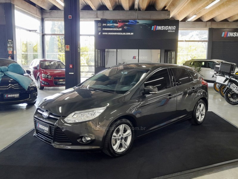 focus 1.6 se hatch 16v flex 4p automatico 2015 caxias do sul