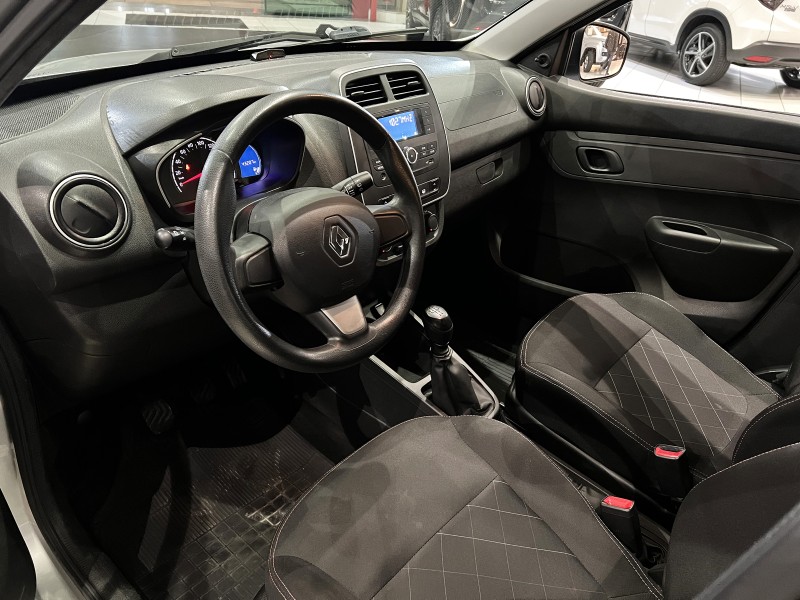 KWID 1.0 12V SCE FLEX ZEN MANUAL - 2018 - FARROUPILHA