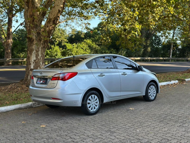 HB20S 1.6 COMFORT PLUS 16V FLEX 4P AUTOMÁTICO - 2014 - DOIS IRMãOS