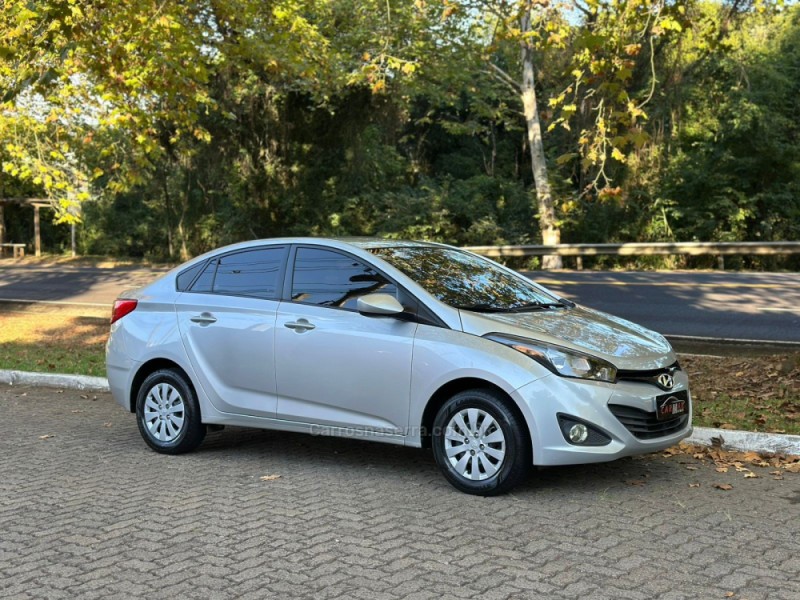 HB20S 1.6 COMFORT PLUS 16V FLEX 4P AUTOMÁTICO - 2014 - DOIS IRMãOS