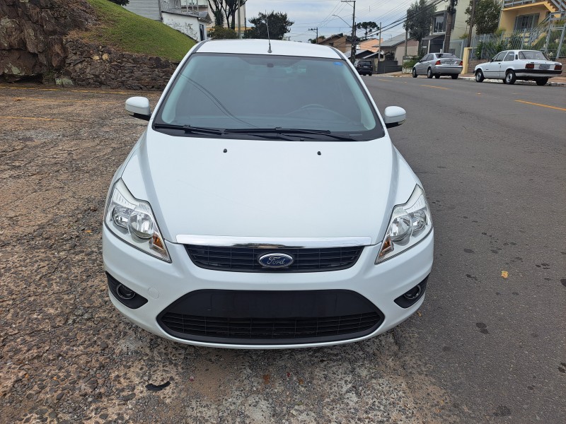 FOCUS 1.6 GLX SIGMA 16V FLEX 4P MANUAL - 2013 - FARROUPILHA