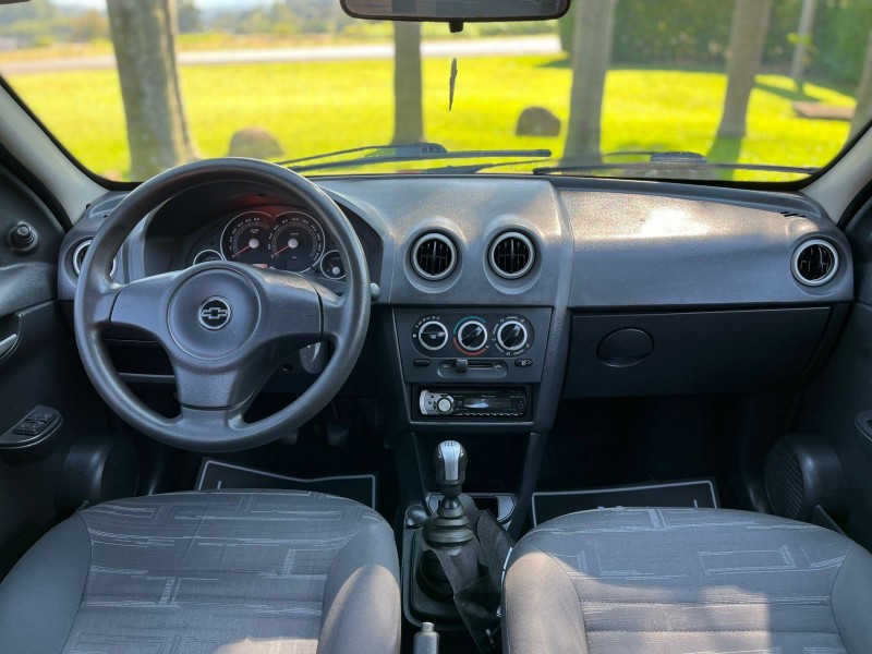 PRISMA 1.4 MPFI MAXX 8V FLEX 4P MANUAL - 2009 - BOM PRINCíPIO