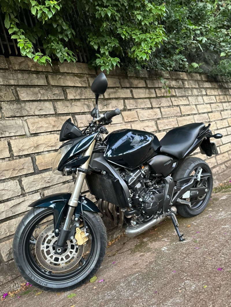CB 600F HORNET - 2011 - LAJEADO
