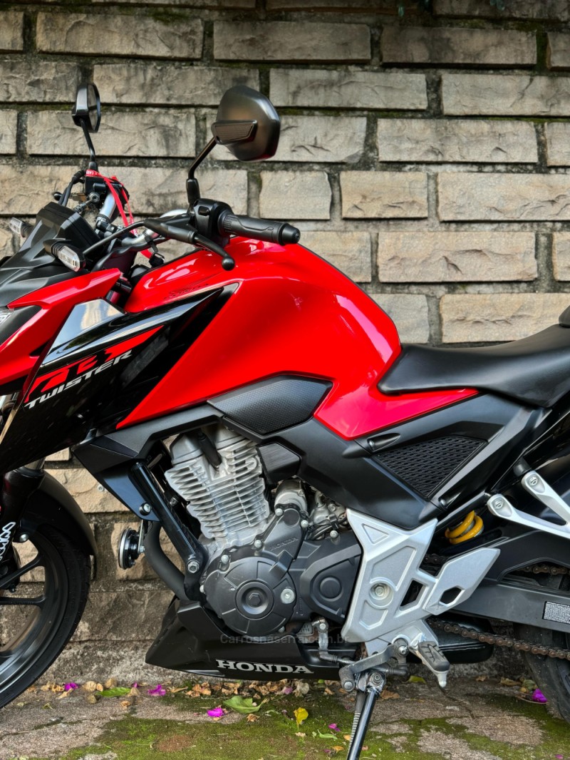 CB 300F TWISTER  - 2024 - LAJEADO