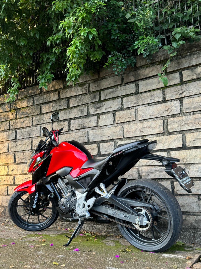 CB 300F TWISTER  - 2024 - LAJEADO