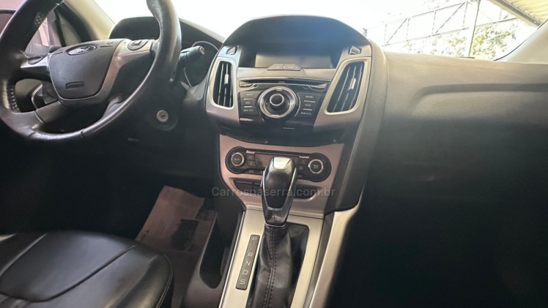 FOCUS 2.0 SE 16V FLEX 4P AUTOMÁTICO - 2015 - CAXIAS DO SUL