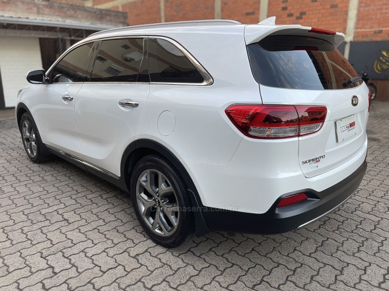 SORENTO 3.3 EX V6 24V GASOLINA 4P 7 LUGARES AUTOMATICO - 2018 - CAMPO BOM