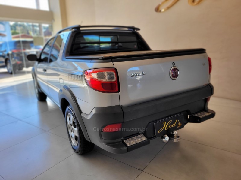 STRADA 1.4 MPI HARD WORKING CD 8V FLEX 3P MANUAL - 2015 - CANELA