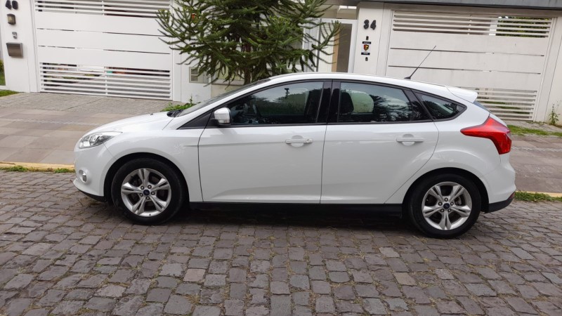 FOCUS 1.6 SE HATCH 16V FLEX 4P AUTOMÁTICO - 2015 - FARROUPILHA
