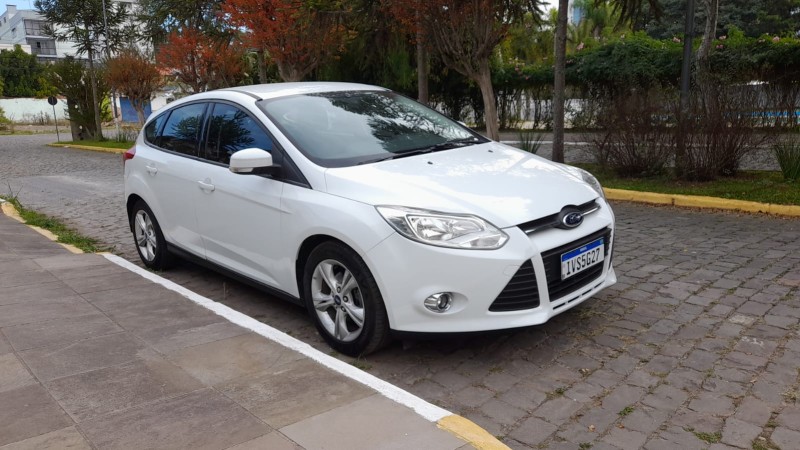 FOCUS 1.6 SE HATCH 16V FLEX 4P AUTOMÁTICO