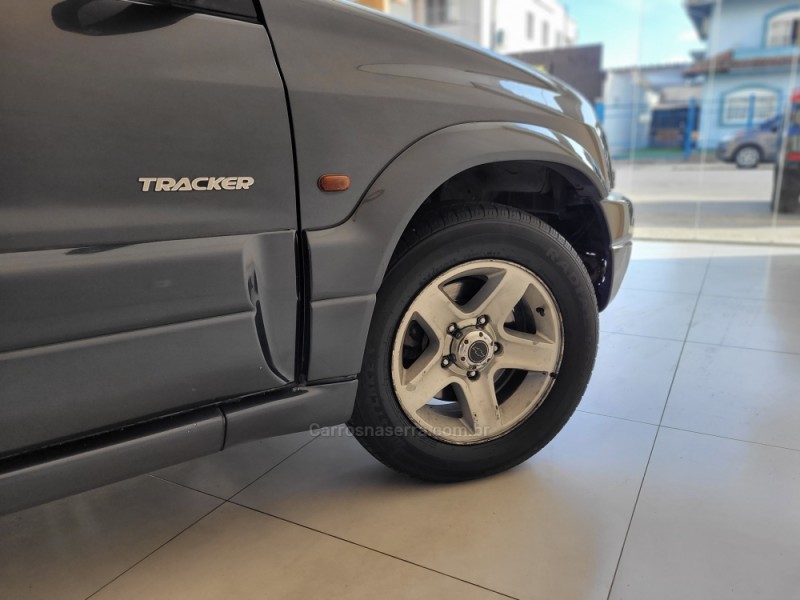 TRACKER 2.0 4X4 16V GASOLINA 4P MANUAL - 2009 - CANELA