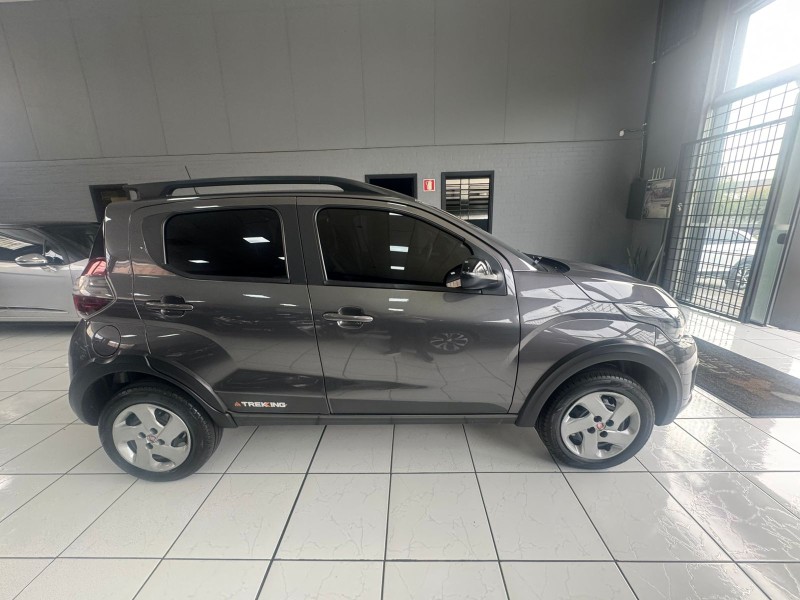 MOBI 1.0 TREKKING 8V FLEX 4P MANUAL - 2022 - CAXIAS DO SUL