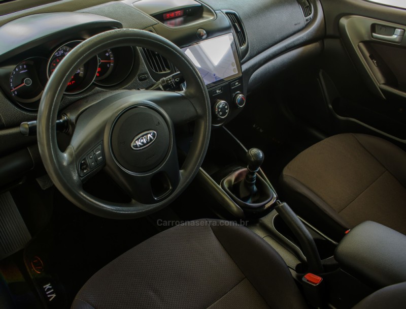 CERATO 1.6 E.213 SEDAN 16V GASOLINA 4P MANUAL - 2012 - NOVO HAMBURGO