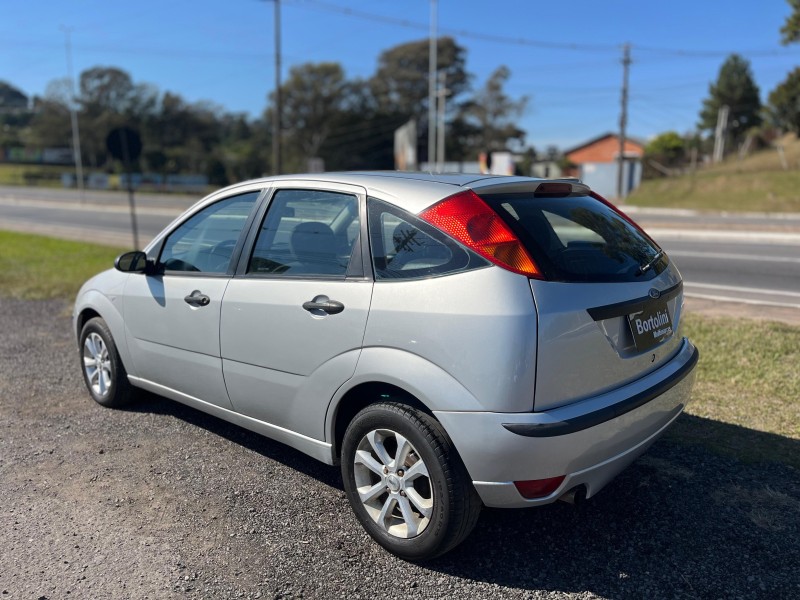 FOCUS 1.6 GL 8V GASOLINA 4P MANUAL - 2006 - FARROUPILHA