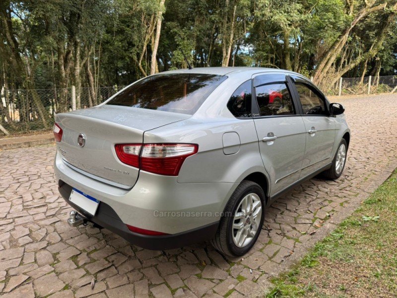 GRAND SIENA 1.6 MPI ESSENCE 16V FLEX 4P AUTOMATIZADO - 2013 - NOVA PETRóPOLIS