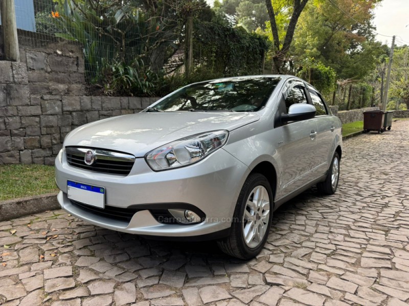 GRAND SIENA 1.6 MPI ESSENCE 16V FLEX 4P AUTOMATIZADO - 2013 - NOVA PETRóPOLIS