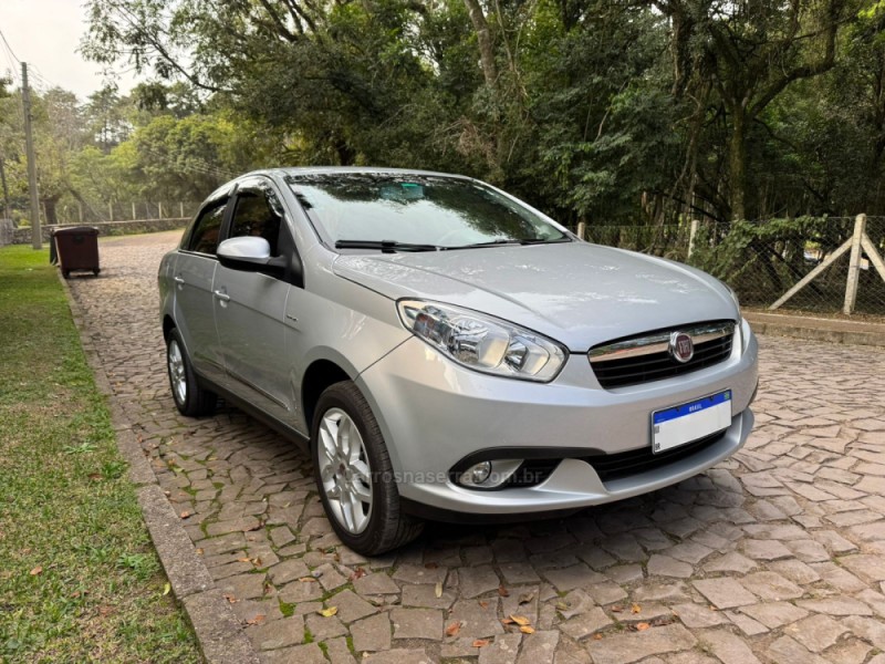 GRAND SIENA 1.6 MPI ESSENCE 16V FLEX 4P AUTOMATIZADO - 2013 - NOVA PETRóPOLIS