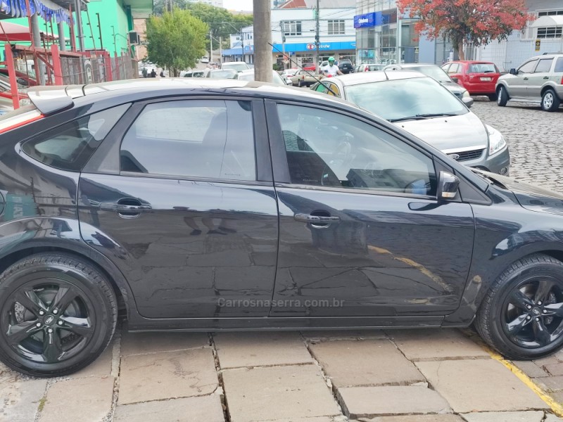 FOCUS 1.6 GLX 16V FLEX 4P MANUAL - 2012 - FARROUPILHA