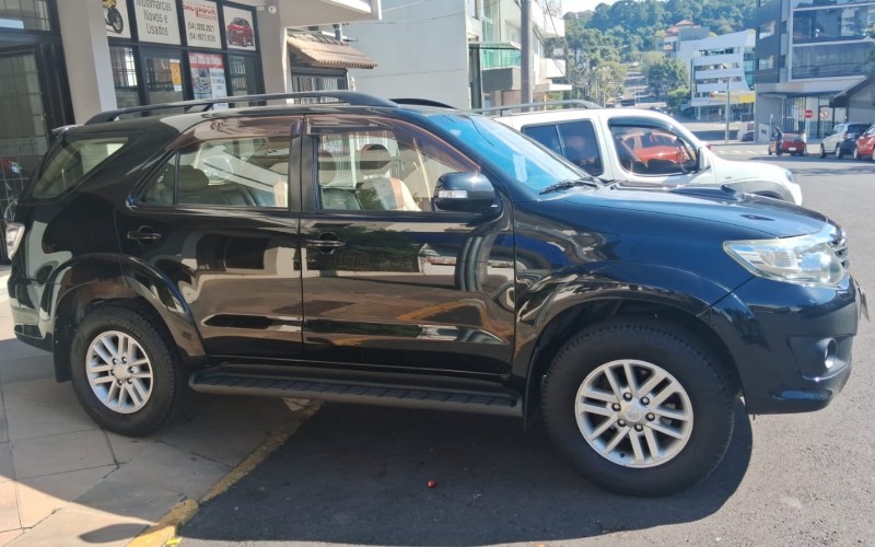 HILUX SW4 3.0 SRV 4X4 CD 16V TURBO INTERCOOLER DIESEL 4P AUTOMÁTICO - 2012 - FLORES DA CUNHA
