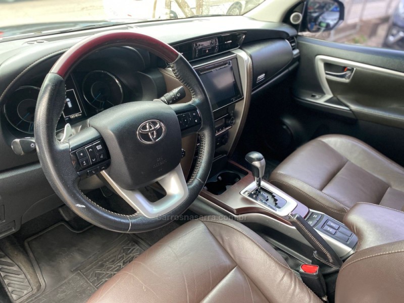 HILUX SW4 2.8 SRX 4X4 7 LUGARES 16V TURBO INTERCOOLER DIESEL 4P AUTOMÁTICO - 2018 - BENTO GONçALVES