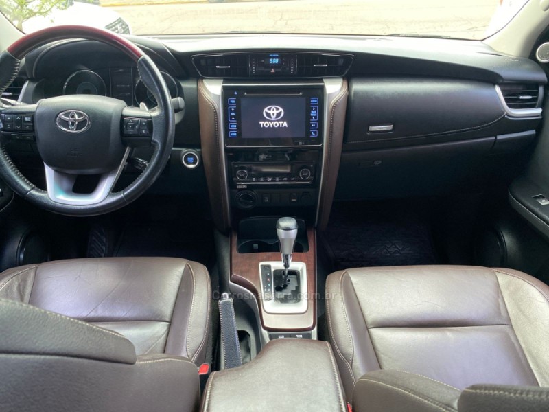 HILUX SW4 2.8 SRX 4X4 7 LUGARES 16V TURBO INTERCOOLER DIESEL 4P AUTOMÁTICO - 2018 - BENTO GONçALVES