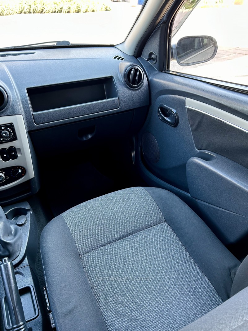 LOGAN 1.6 EXPRESSION 8V FLEX 4P MANUAL - 2009 - NOVO HAMBURGO