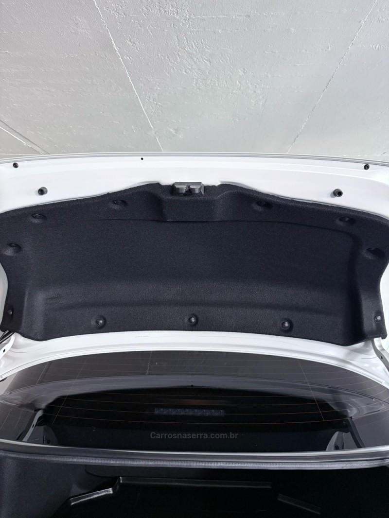 COROLLA 2.0 XEI 16V FLEX 4P AUTOMÁTICO - 2022 - CAXIAS DO SUL