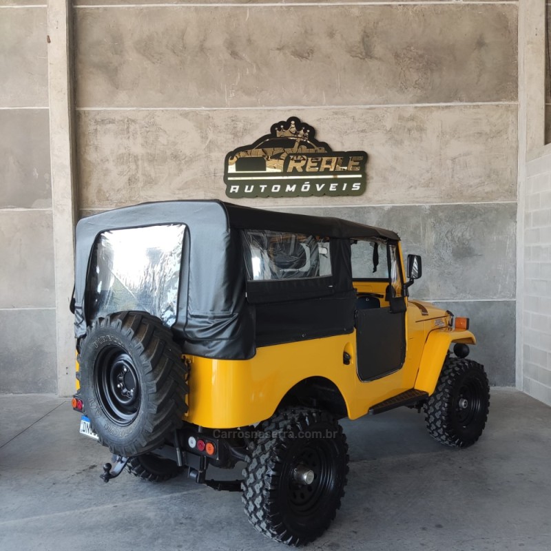 BANDEIRANTE 4.0 OJ50L 4X4 TETO LONA DIESEL 2P MANUAL - 1969 - VALE REAL