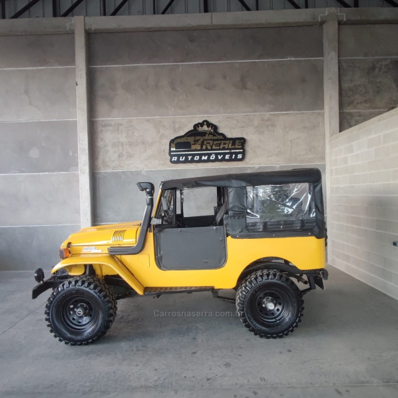 BANDEIRANTE 4.0 OJ50L 4X4 TETO LONA DIESEL 2P MANUAL - 1969 - VALE REAL