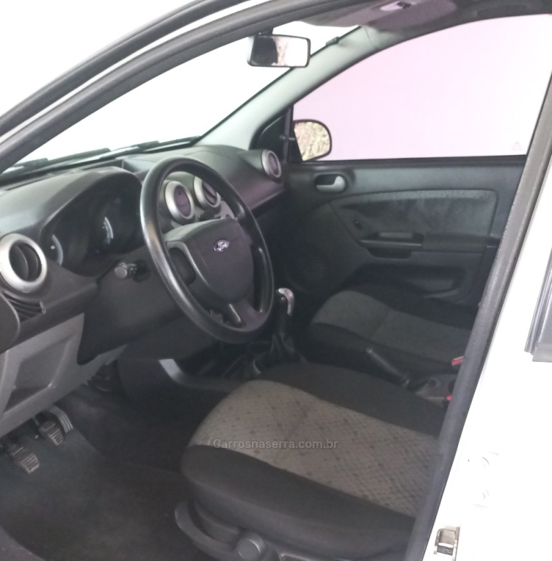 FIESTA 1.6 MPI CLASS HATCH 8V FLEX 4P MANUAL - 2012 - CAXIAS DO SUL