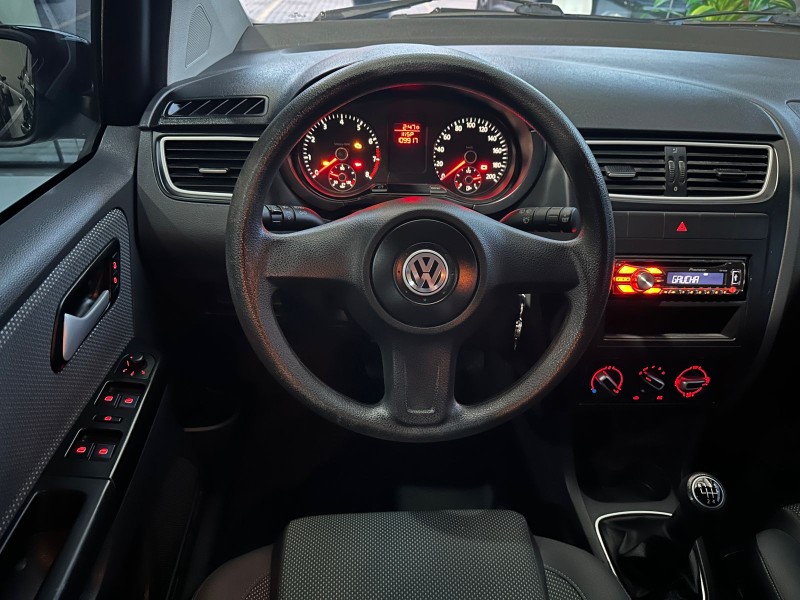 FOX 1.0 MI 8V FLEX 4P MANUAL - 2012 - CAXIAS DO SUL