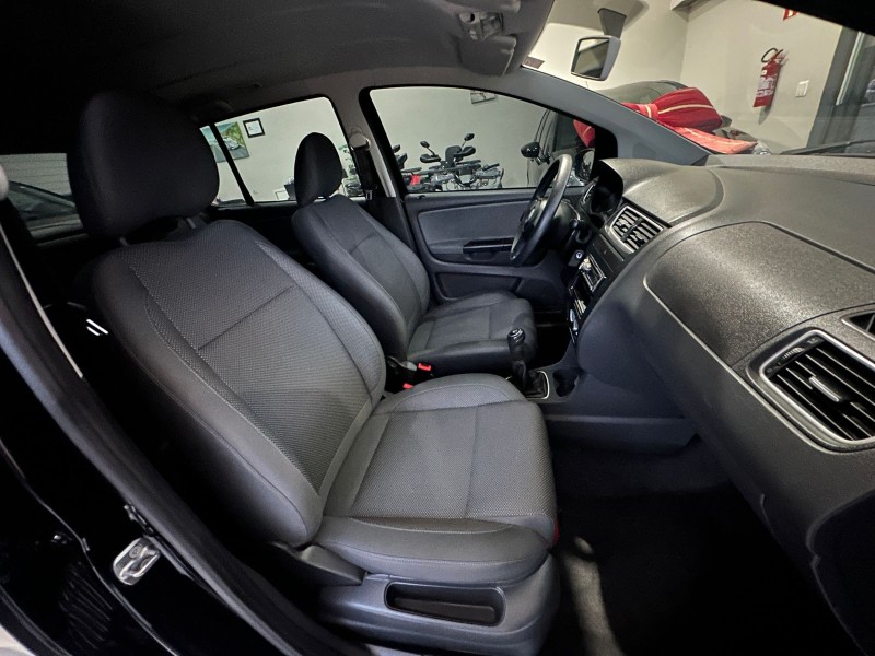 FOX 1.0 MI 8V FLEX 4P MANUAL - 2012 - CAXIAS DO SUL