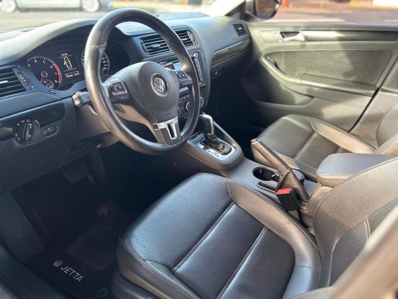 JETTA 2.0 COMFORTLINE FLEX 4P TIPTRONIC - 2013 - TRêS COROAS