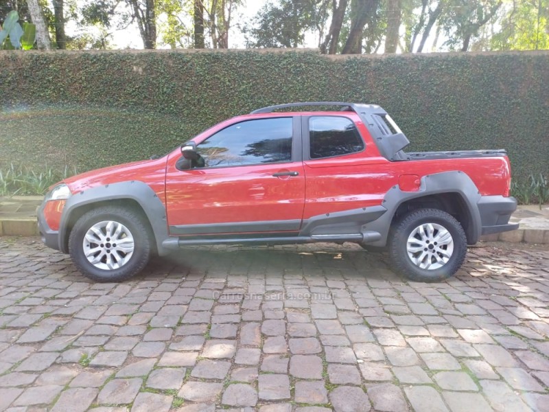 STRADA 1.8 MPI ADVENTURE CD 16V FLEX 2P AUTOMATIZADO - 2013 - PARAí