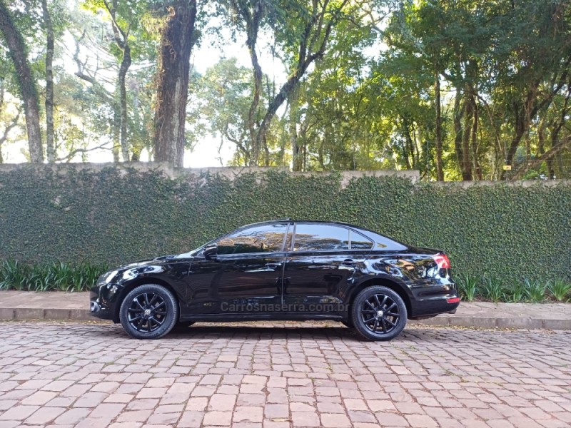 JETTA 2.0 COMFORTLINE FLEX 4P TIPTRONIC - 2012 - PARAí