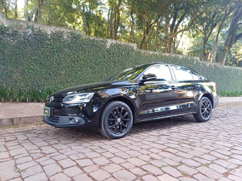 JETTA 2.0 COMFORTLINE FLEX 4P TIPTRONIC - 2012 - PARAí
