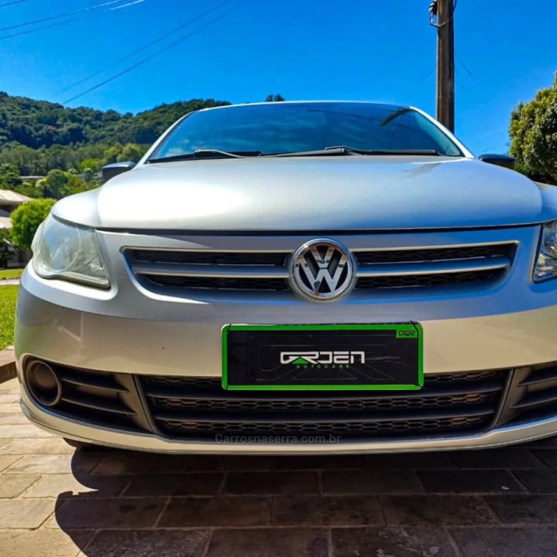 VOYAGE 1.0 I TREND 16V FLEX 4P MANUAL - 2010 - PARAí