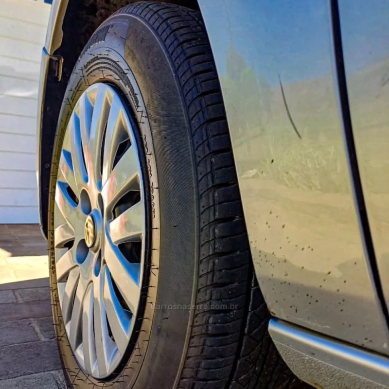 VOYAGE 1.0 I TREND 16V FLEX 4P MANUAL - 2010 - PARAí