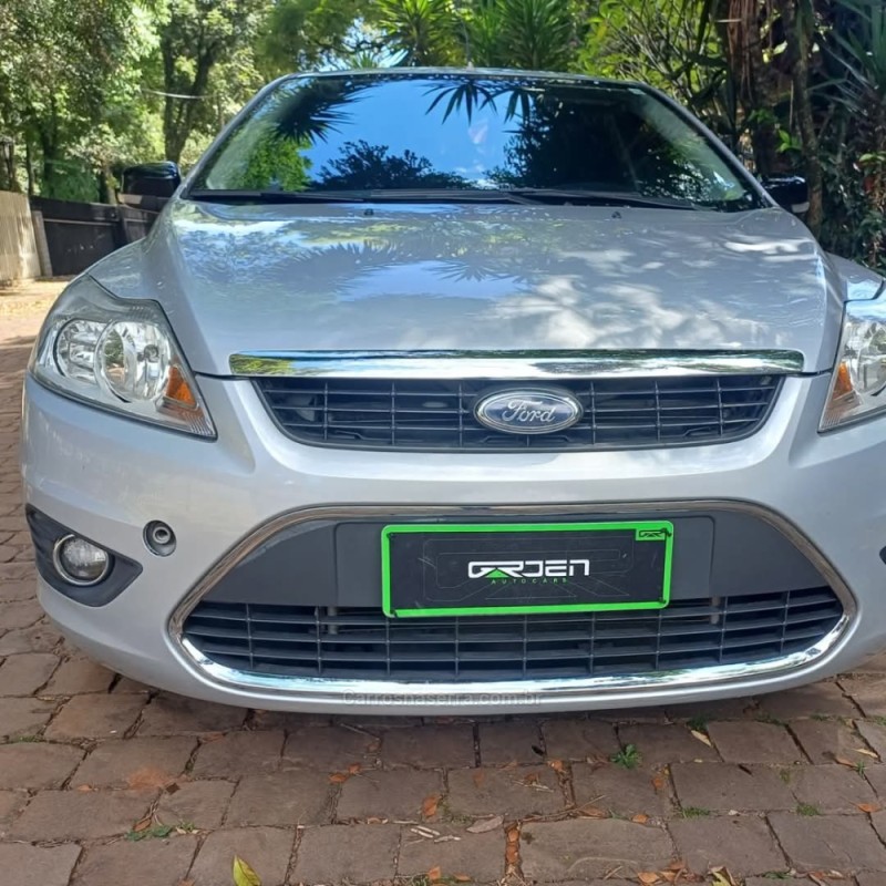 FOCUS 2.0 GLX 16V FLEX 4P MANUAL - 2011 - PARAí