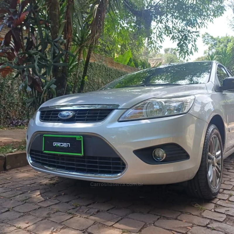 FOCUS 2.0 GLX 16V FLEX 4P MANUAL - 2011 - PARAí