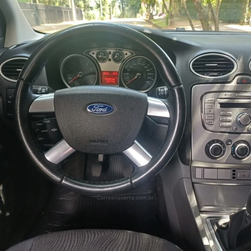 FOCUS 2.0 GLX 16V FLEX 4P MANUAL - 2011 - PARAí