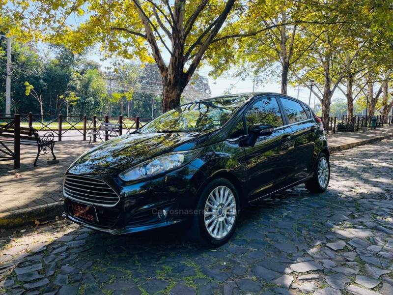 FIESTA 1.6 TITANIUM HATCH 16V FLEX 4P AUTOMÁTICO