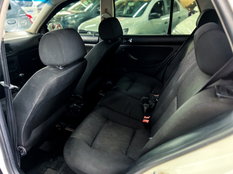 GOLF 1.6 MI BLACK & SILVER 8V GASOLINA 4P MANUAL - 2002 - CAXIAS DO SUL