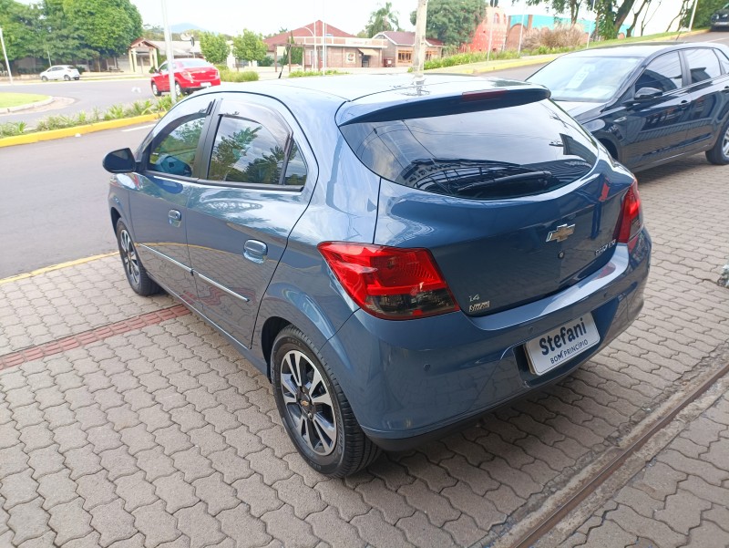 ONIX 1.4 MPFI LTZ 8V FLEX 4P MANUAL - 2014 - BOM PRINCíPIO