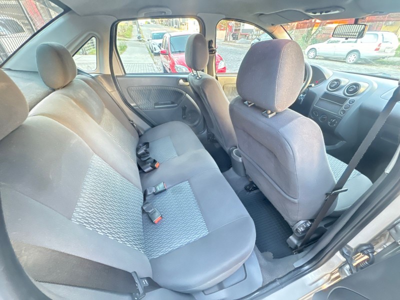 FIESTA 1.6 ROCAM SEDAN 8V FLEX 4P MANUAL - 2007 - CAXIAS DO SUL