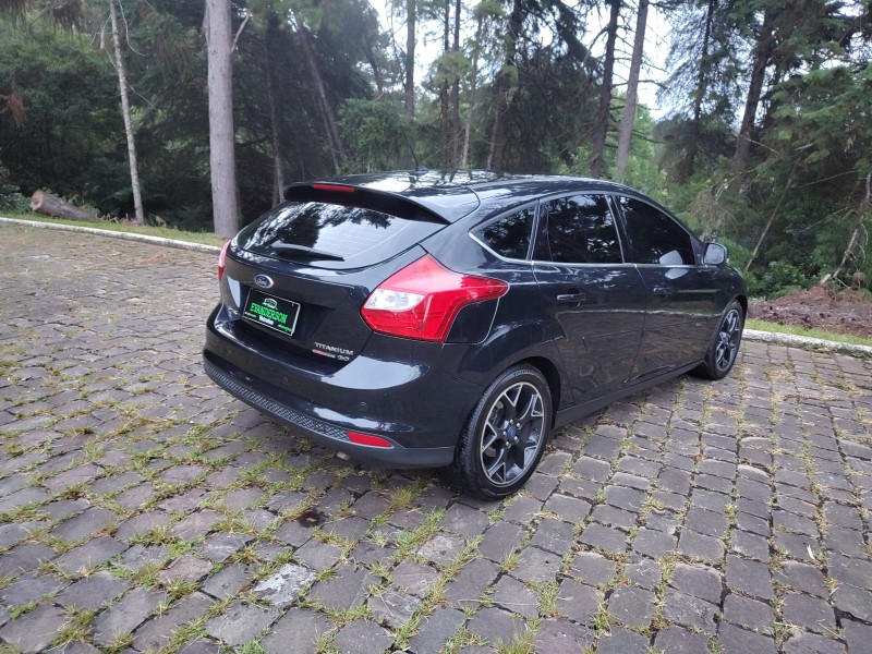FOCUS 2.0 TITANIUM 16V FLEX 4P AUTOMÁTICO - 2014 - CAXIAS DO SUL