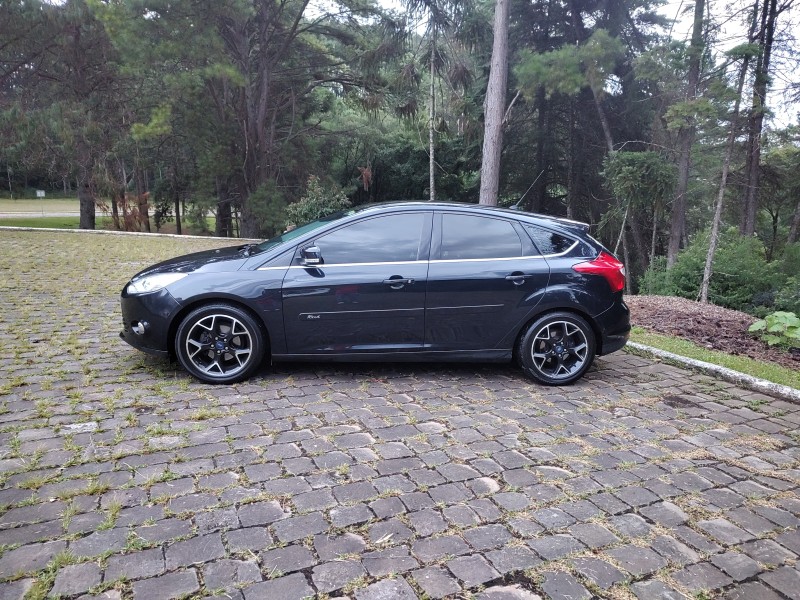FOCUS 2.0 TITANIUM 16V FLEX 4P AUTOMÁTICO - 2014 - CAXIAS DO SUL