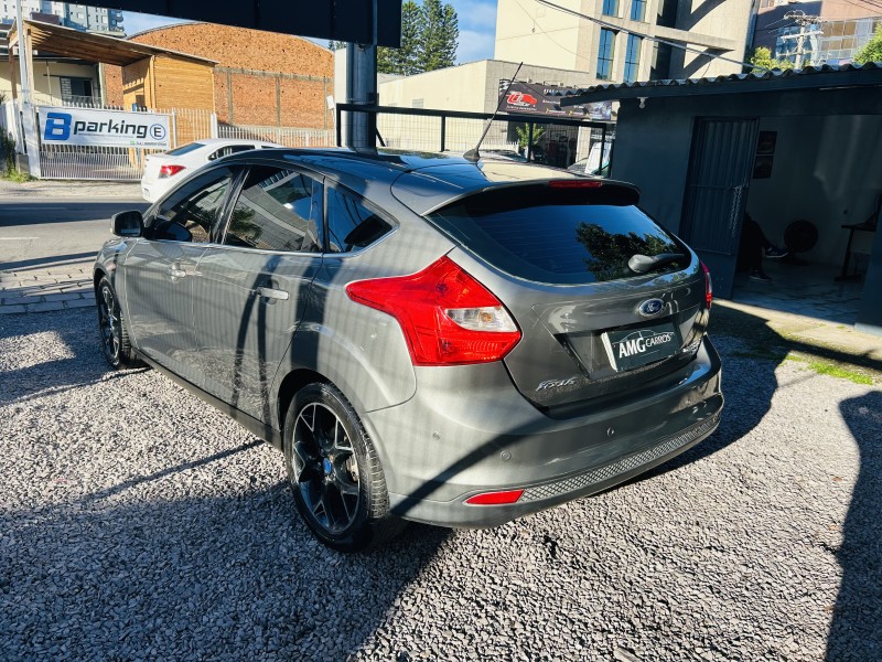 FOCUS 2.0 TITANIUM HATCH 16V FLEX 4P AUTOMÁTICO - 2015 - CAXIAS DO SUL