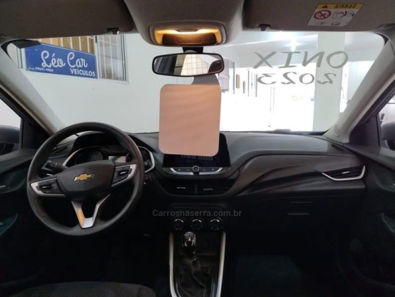 ONIX 1.0 LT 12V FLEX 4P MANUAL - 2023 - VACARIA